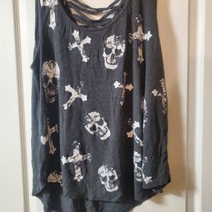 Skull tank great condition